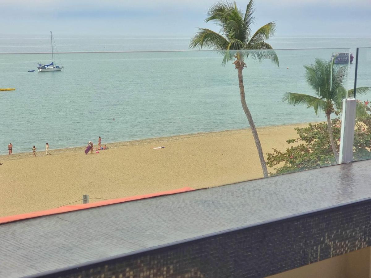 Happy Jomtien - Beachfront Exterior photo