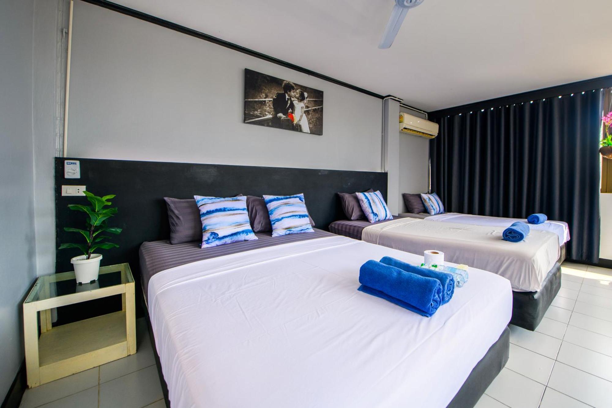 Happy Jomtien - Beachfront Room photo