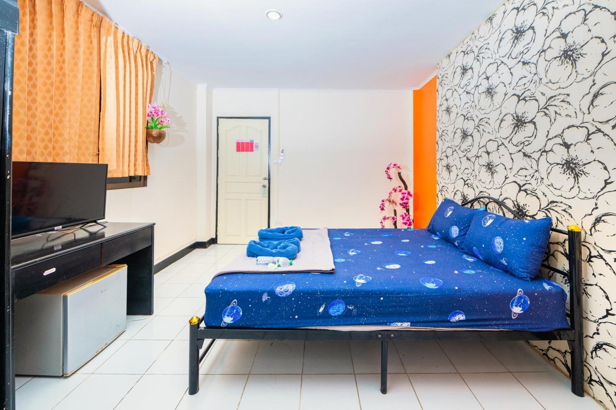 Happy Jomtien - Beachfront Room photo